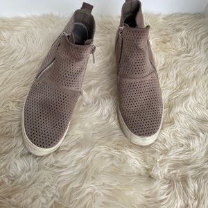 Steve Madden sneaker booties size 9